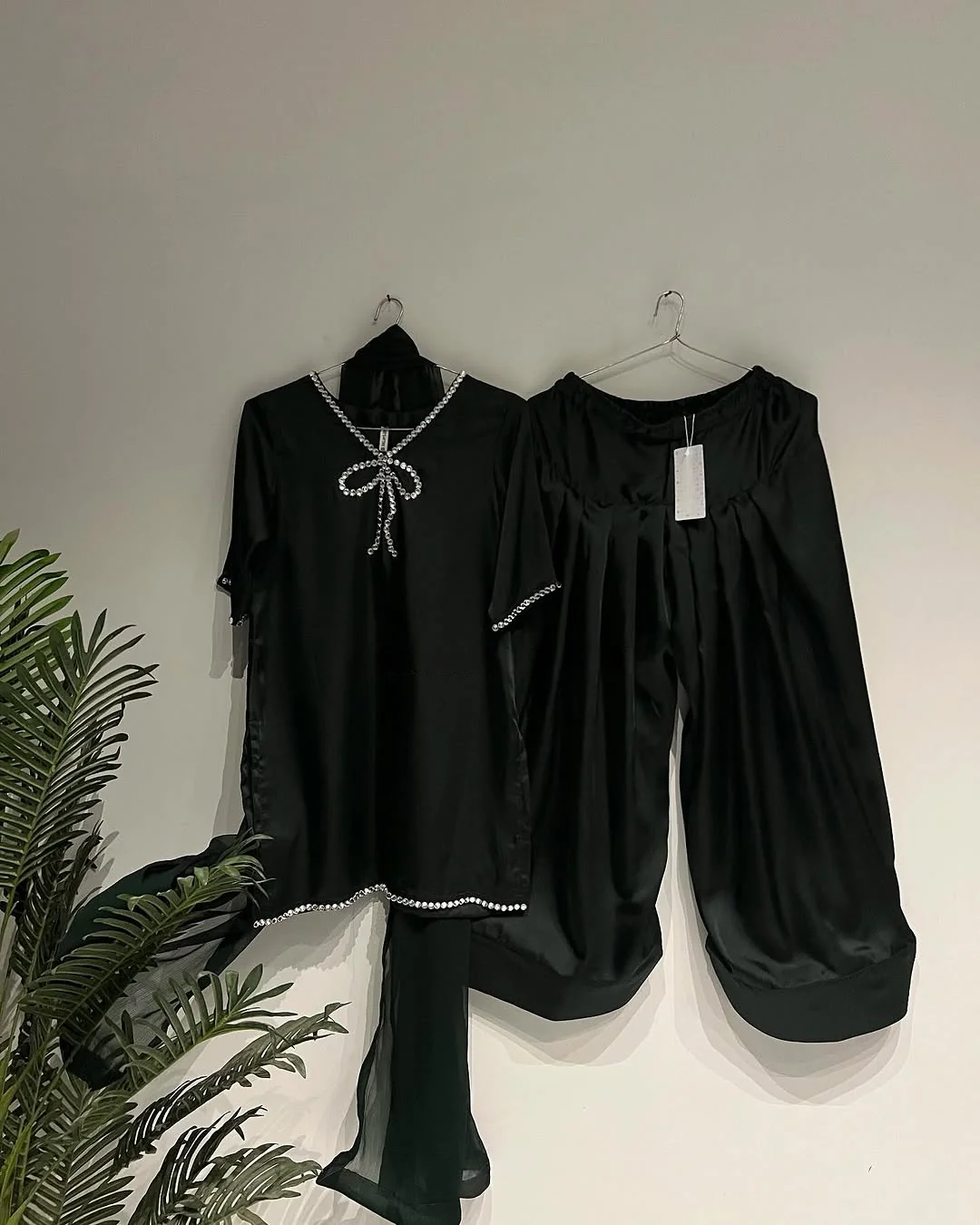 Bow Black - Image 3
