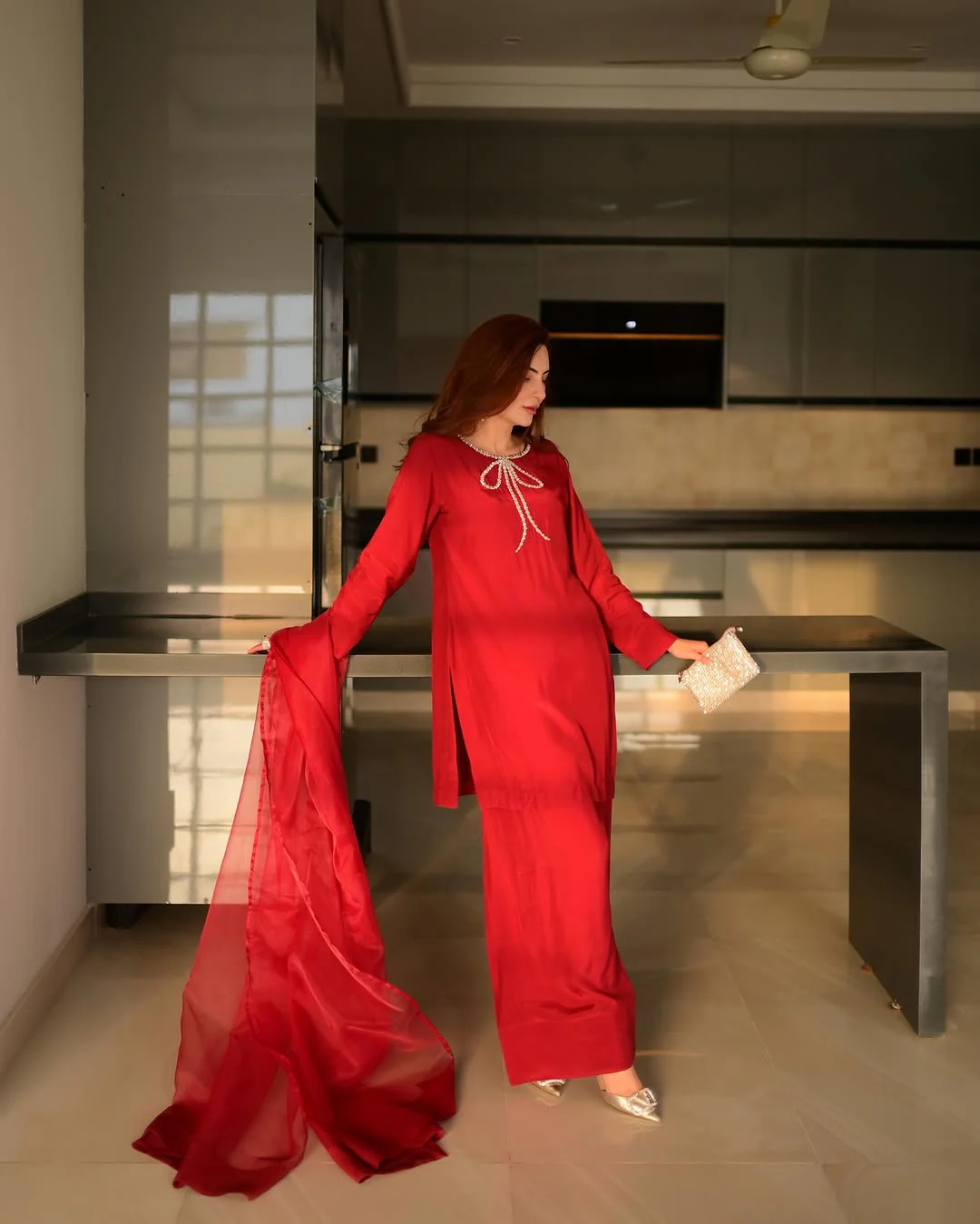 Bow Red - Image 8