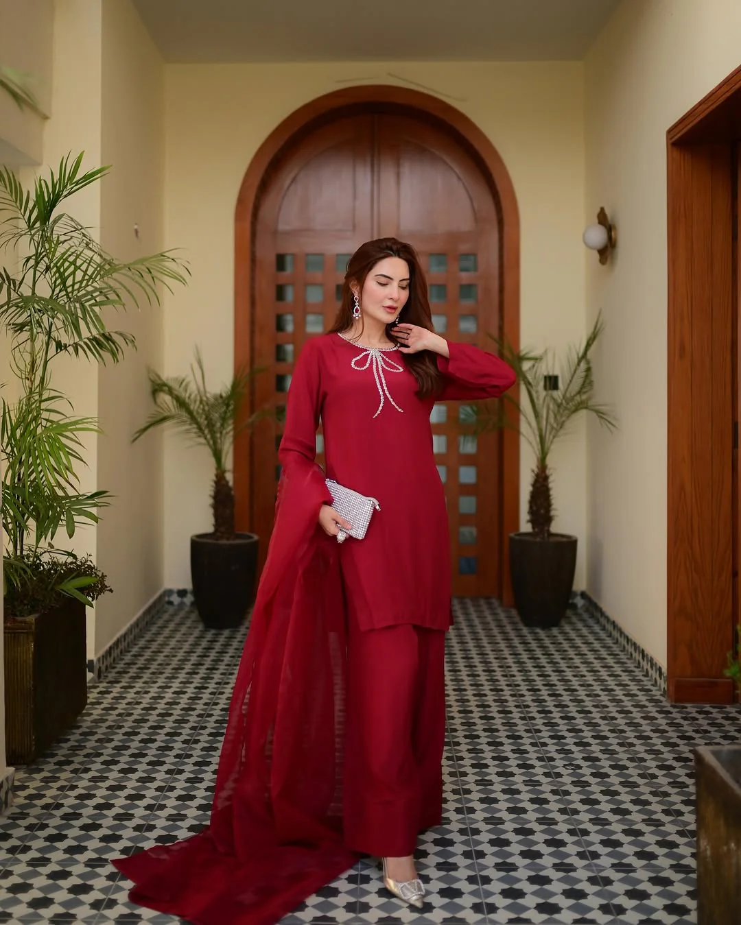 Bow Red - Image 9