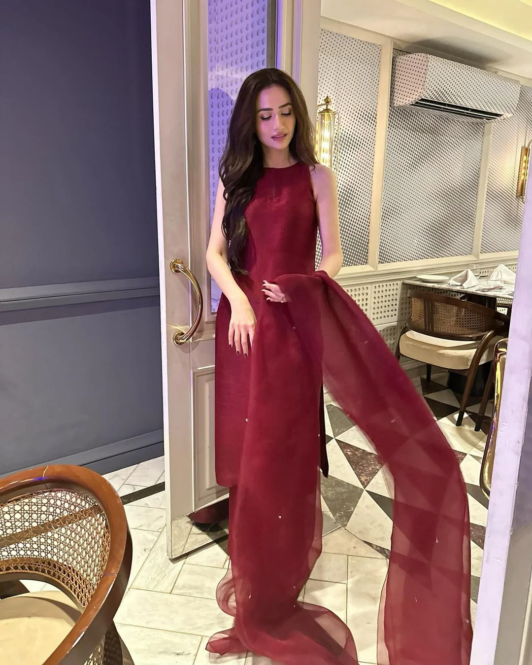 Maroon - Image 9