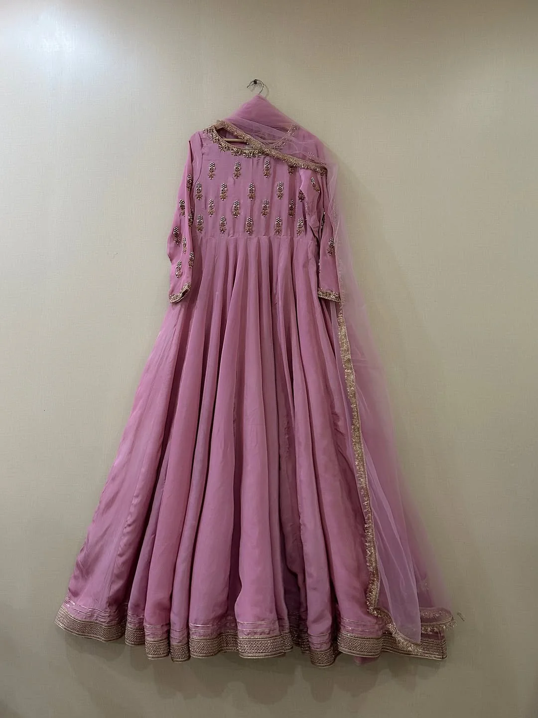 Saloni - Image 2